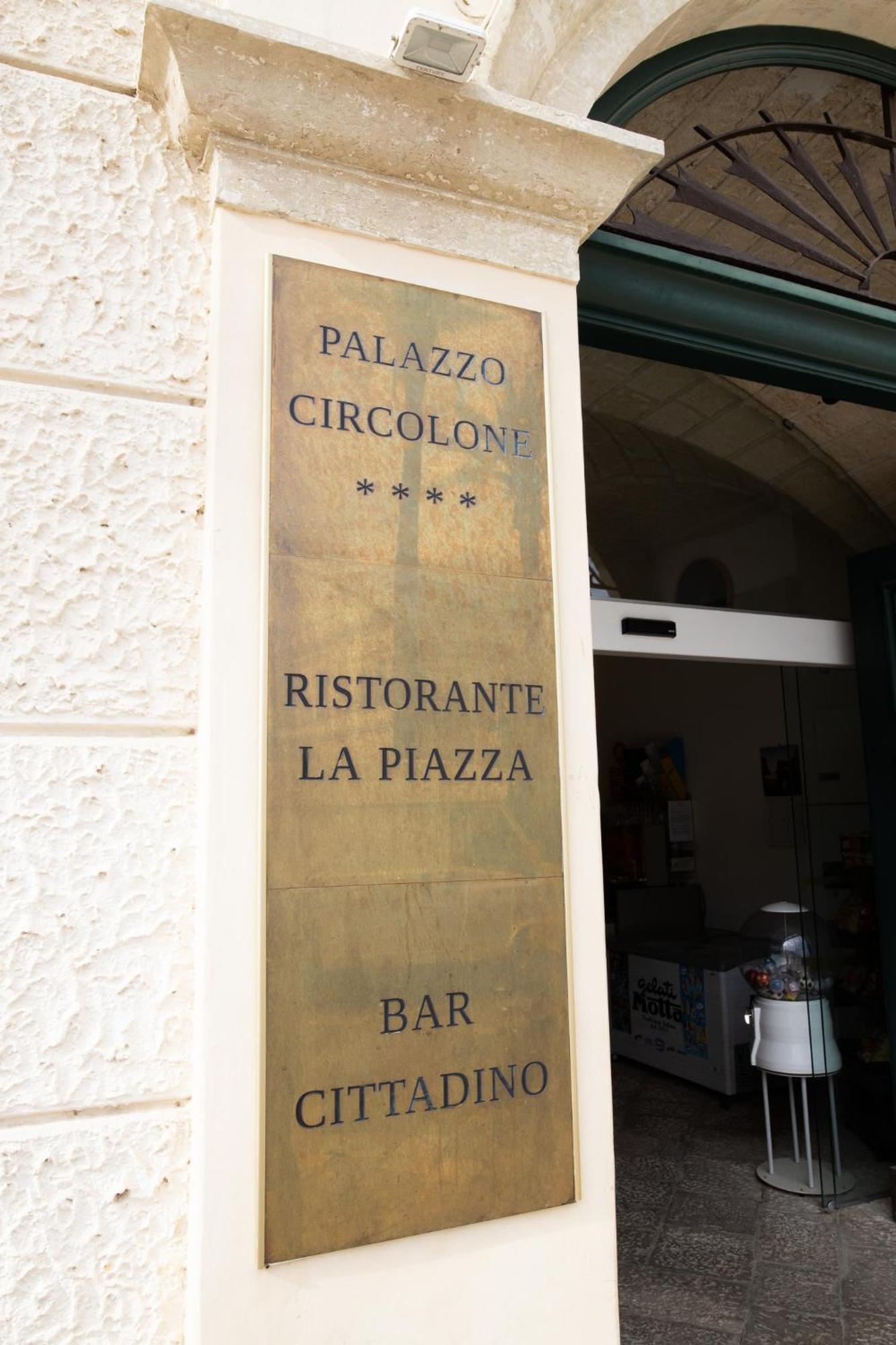 Palazzo Circolone Hotel Poggiardo Exterior photo